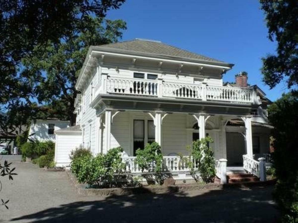 Inn At Salvestrin St. Helena Exterior photo