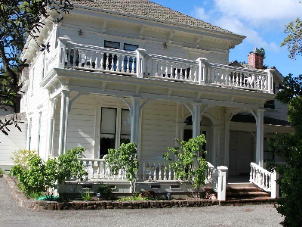 Inn At Salvestrin St. Helena Exterior photo